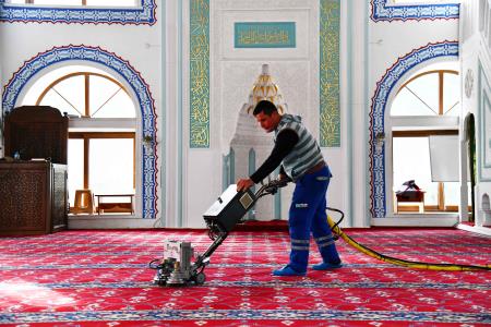 Fethiye Belediyesi camilerde temizlik çalışmasına başladı